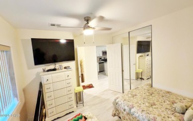 This luxurious top-floor Lake View condo offers breathtaking