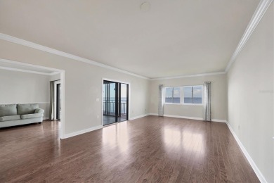 The seller is prioritizing cash offers and is ready to move