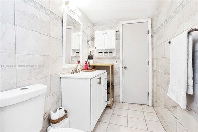 Cozy and Bright apartment with 2 bedrooms, 1 bathroom, a fully