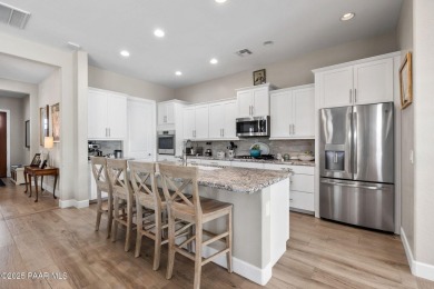 Beautiful 2 Bed + Den, 2 Bath home in the prestigious Prescott