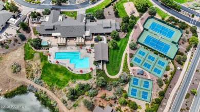 Beautiful 2 Bed + Den, 2 Bath home in the prestigious Prescott