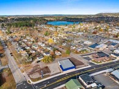 Prime commercial opportunity in a high-traffic, highly visible