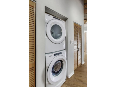 Step into a dramatic timber-loft masterpiece featuring 13-foot