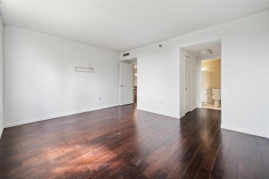 Spacious 1 bed / 1.5 bath condo updated and ready for your
