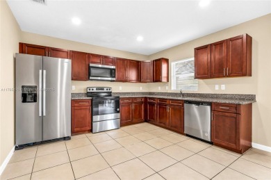 Absolutely beautiful house 3 bedrooms 2.5 bathrooms, 1 car