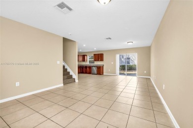 Absolutely beautiful house 3 bedrooms 2.5 bathrooms, 1 car