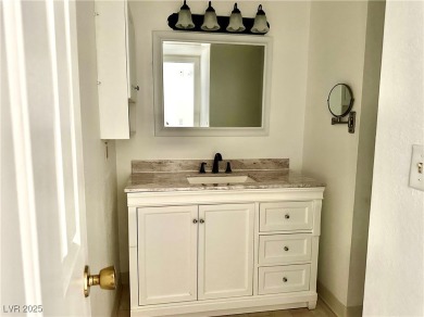 Ground-level condo in the desirable Bay Sands community