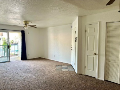 Ground-level condo in the desirable Bay Sands community