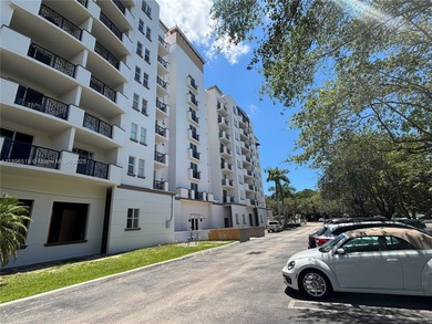 Bathed in natural light, this spacious 7th-floor split 2BR/2BA