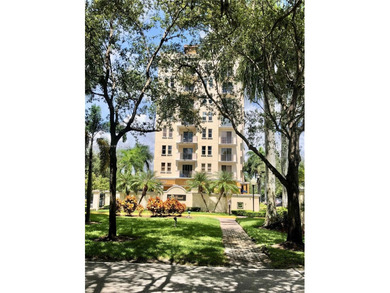 Bathed in natural light, this spacious 7th-floor split 2BR/2BA