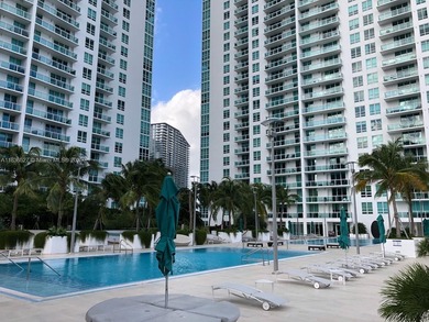 Gorgeous and spacious 2 bed 2 bath condo. High end building at
