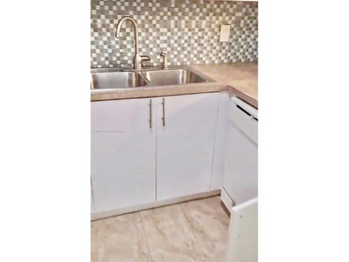 EXCELLENT OPPORTUNITY!  SPACIOUS UNIT FOR SALE 2BED / 2 BATH