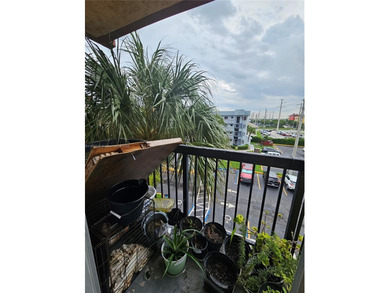 Priced to sell. 2/2 corner unit on 4th floor in a great location