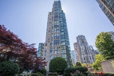 Welcome to City Crest- Yaletown living at its best! This bright