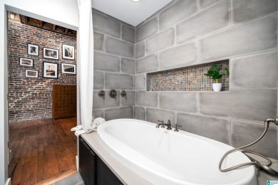 One-of-a-kind 2 bed, 2 bath loft in the historic Rhodes Carroll