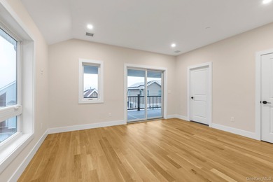 Stunning 5 Bed 4 Bath New Construction In Long Beach! A Coastal