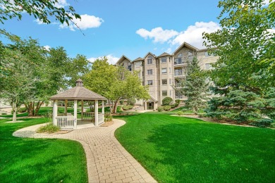 Bright and spacious 2-bed, 2-bath condo in Long Run Creek, an
