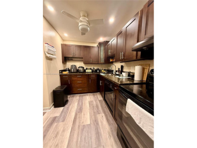 This beautifully updated and spacious split 2 beds/2 baths