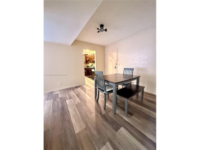 This beautifully updated and spacious split 2 beds/2 baths