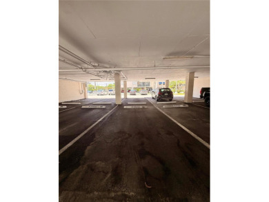 This beautifully updated and spacious split 2 beds/2 baths