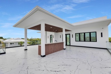Brand-New Modern Contemporary Waterfront Residence in Key Largo