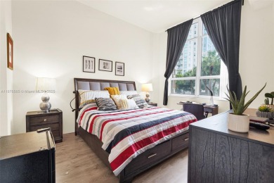 Spacious 2 bed / 2 bath condo in the heart of Aventura! Bright