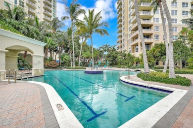 Spacious 2 bed / 2 bath condo in the heart of Aventura! Bright
