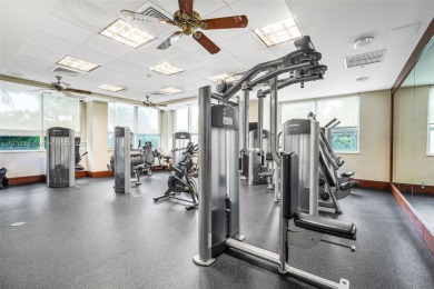 Spacious 2 bed / 2 bath condo in the heart of Aventura! Bright