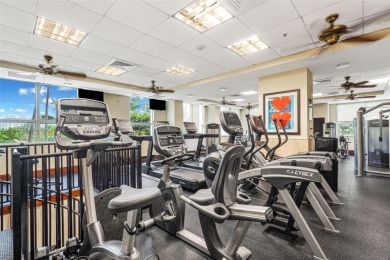 Spacious 2 bed / 2 bath condo in the heart of Aventura! Bright