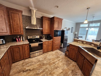 PRICE REDUCED! 55+/2020/3BD2BA/1624SQ/LIKE NEW/SNOBIRD