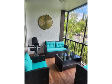 BEAUTIFUL 2BR/2BA CORNER UNIT IN MOVE-IN CONDITION, FEATURING AN