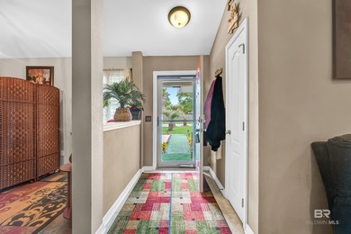 4/3 GORGEOUS & MOVE IN READY! OPEN FLOOR PLANS, HIGH, VAULTED