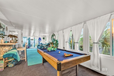 4/3 GORGEOUS & MOVE IN READY! OPEN FLOOR PLANS, HIGH, VAULTED