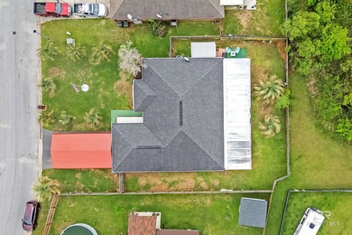 4/3 GORGEOUS & MOVE IN READY! OPEN FLOOR PLANS, HIGH, VAULTED