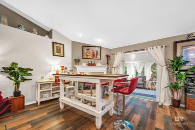 4/3 GORGEOUS & MOVE IN READY! OPEN FLOOR PLANS, HIGH, VAULTED