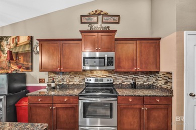 4/3 GORGEOUS & MOVE IN READY! OPEN FLOOR PLANS, HIGH, VAULTED