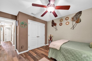 4/3 GORGEOUS & MOVE IN READY! OPEN FLOOR PLANS, HIGH, VAULTED