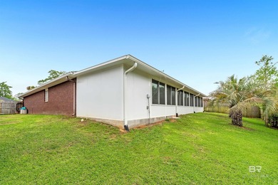 4/3 GORGEOUS & MOVE IN READY! OPEN FLOOR PLANS, HIGH, VAULTED