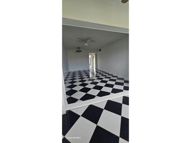 Excellent conditions 1B/1B in highly desirable Sunrise Lakes 55+