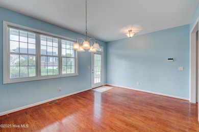 Beautiful Coastal Townhome Near Carolina Beach Just one mile