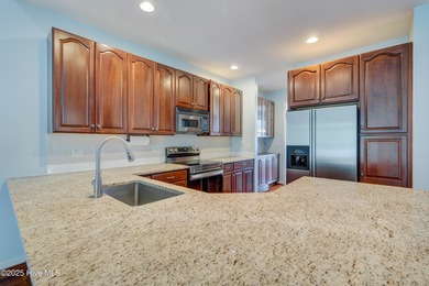 Beautiful Coastal Townhome Near Carolina Beach Just one mile