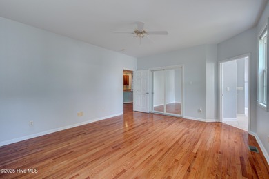 Beautiful Coastal Townhome Near Carolina Beach Just one mile