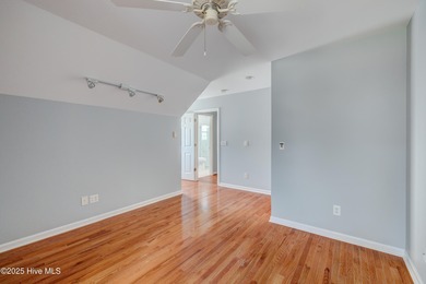 Beautiful Coastal Townhome Near Carolina Beach Just one mile