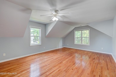 Beautiful Coastal Townhome Near Carolina Beach Just one mile