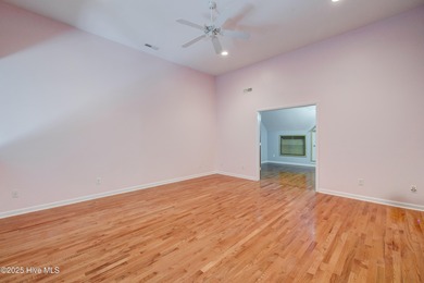 Beautiful Coastal Townhome Near Carolina Beach Just one mile