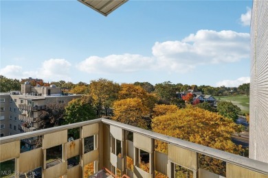 Discover this wonderful condo at the Carlton House, conveniently