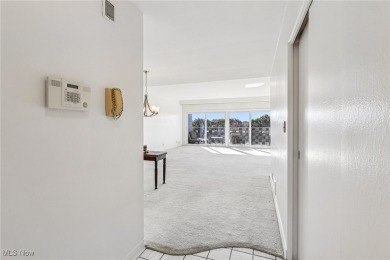 Discover this wonderful condo at the Carlton House, conveniently