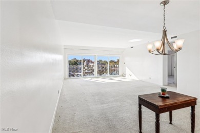 Discover this wonderful condo at the Carlton House, conveniently