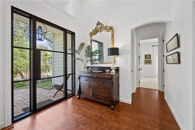 Discover the perfect blend of comfort, style and privacy in this