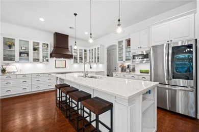 Discover the perfect blend of comfort, style and privacy in this